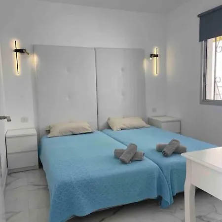 Villa Sueno Azul With A Heated Swimming Pool